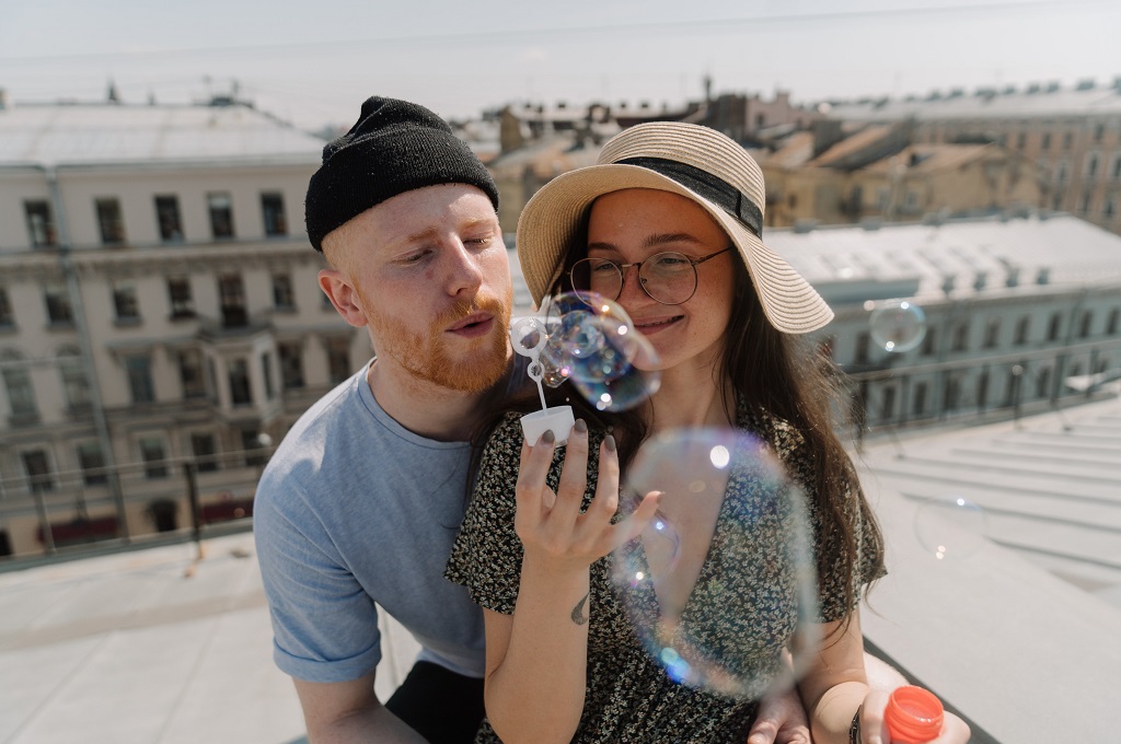 6 Sexy Valentine’s Gift Ideas for Your Affair Partner & Your Spouse